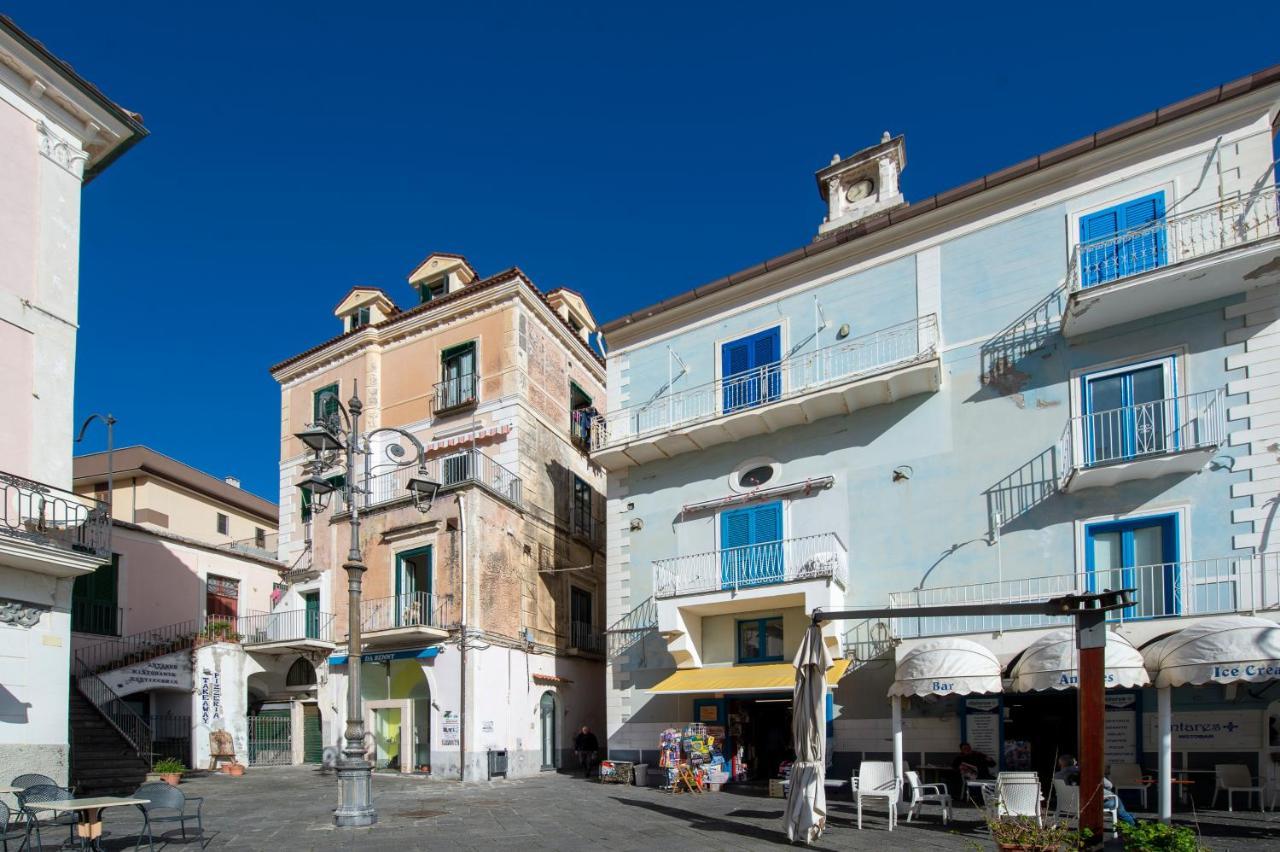 شقة Casa In Piazza مينوري المظهر الخارجي الصورة