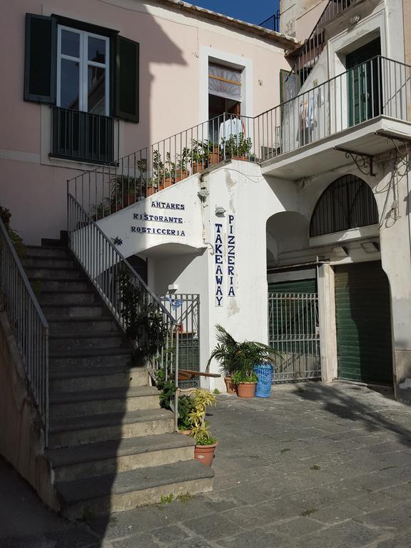 شقة Casa In Piazza مينوري المظهر الخارجي الصورة